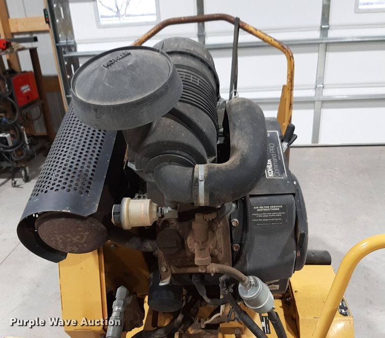 image for item LY9039 2013 Vermeer SC252 stump grinder