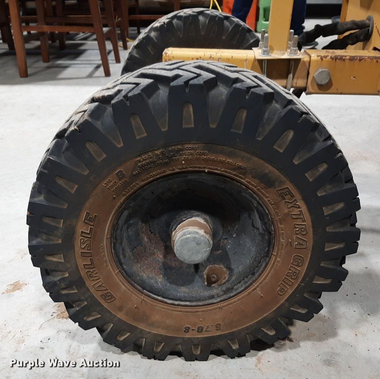 image for item LY9039 2013 Vermeer SC252 stump grinder