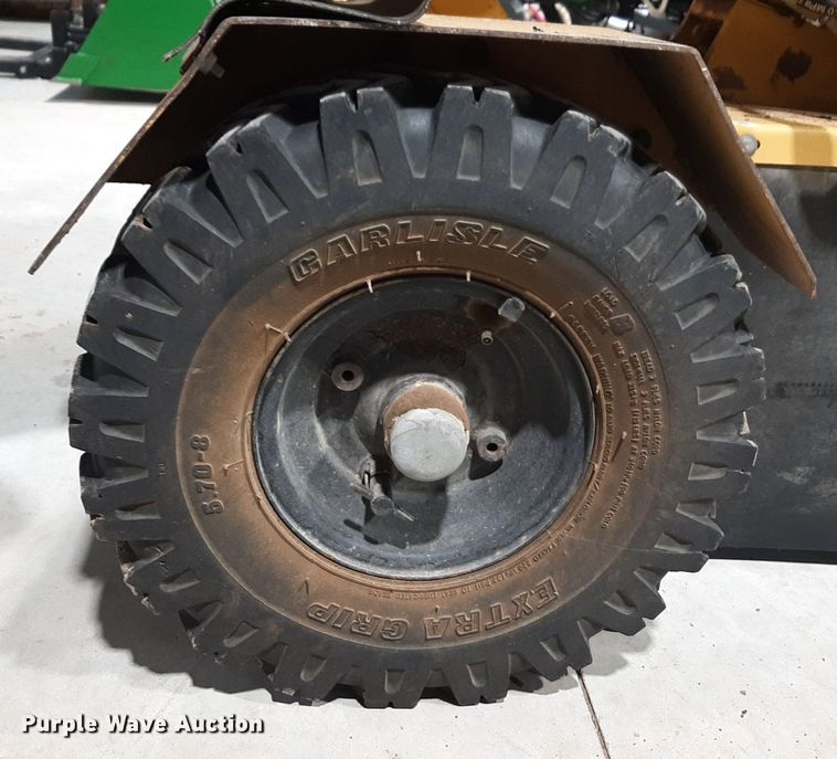 image for item LY9039 2013 Vermeer SC252 stump grinder