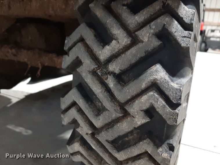 image for item LY9039 2013 Vermeer SC252 stump grinder