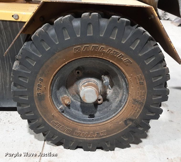 image for item LY9039 2013 Vermeer SC252 stump grinder