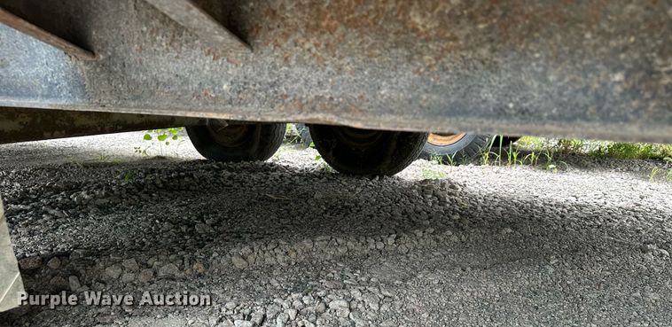 image for item MQ9398 1992 Haulmark enclosed cargo trailer