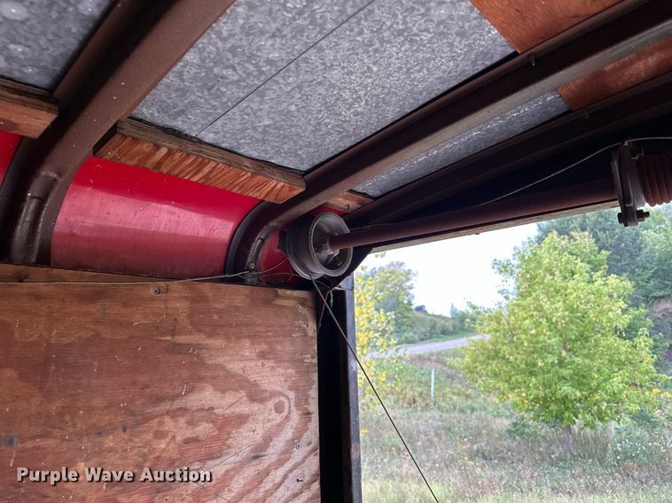 image for item MQ9398 1992 Haulmark enclosed cargo trailer