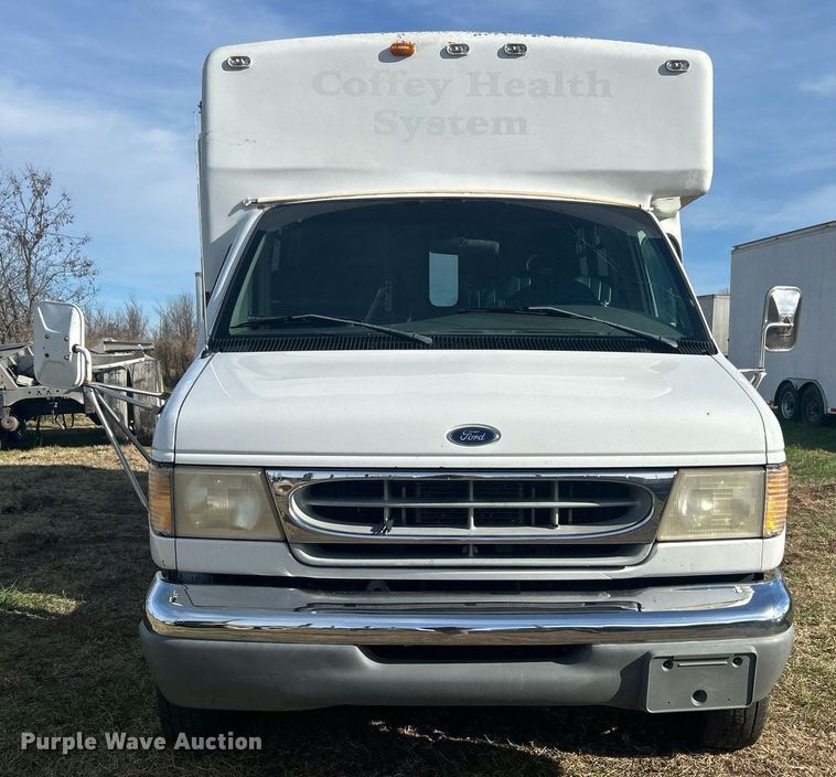 image for item NB9298 1998 Ford  E350 shuttle bus