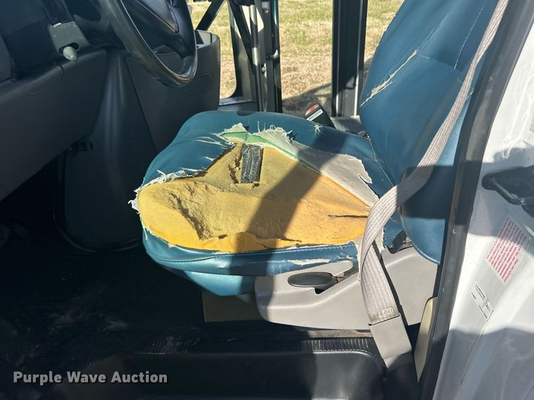 image for item NB9298 1998 Ford  E350 shuttle bus