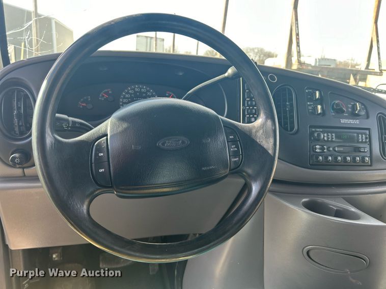 image for item NB9298 1998 Ford  E350 shuttle bus