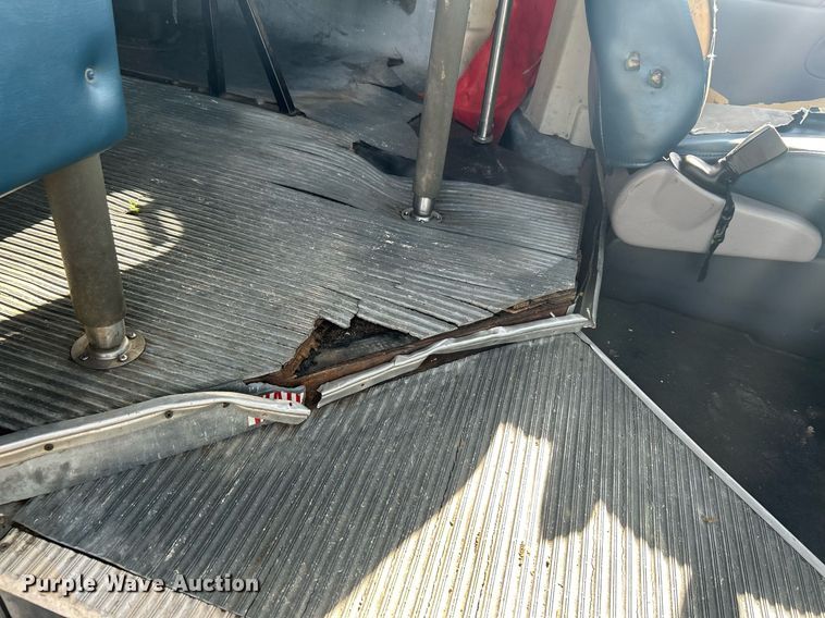 image for item NB9298 1998 Ford  E350 shuttle bus