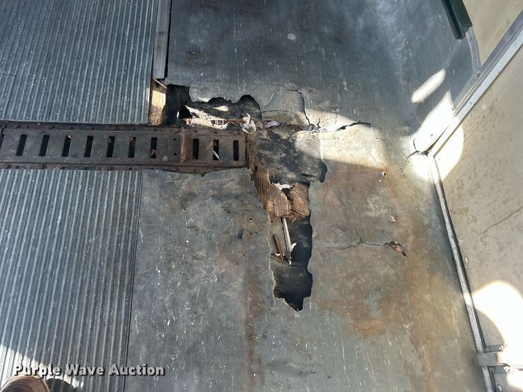 image for item NB9298 1998 Ford  E350 shuttle bus