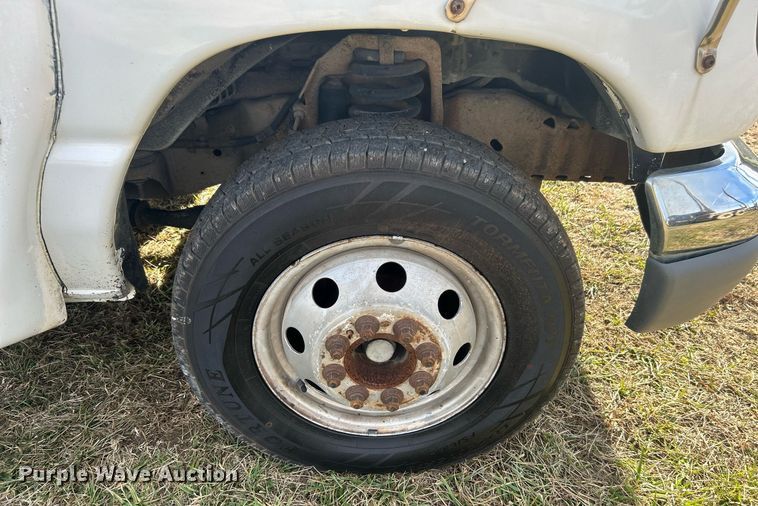 image for item NB9298 1998 Ford  E350 shuttle bus