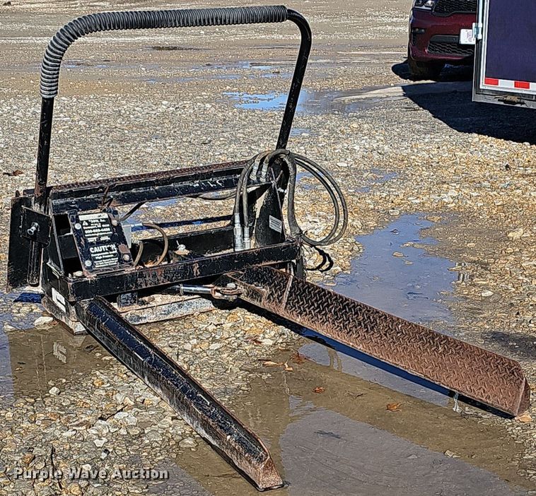 image for item NE9423 DPM 2 skid steer nursery jaws