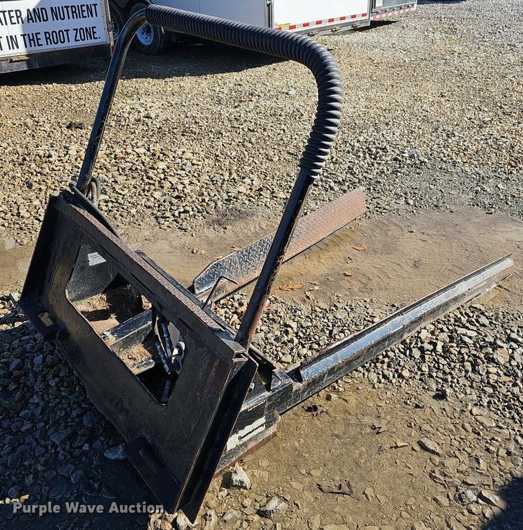 image for item NE9423 DPM 2 skid steer nursery jaws