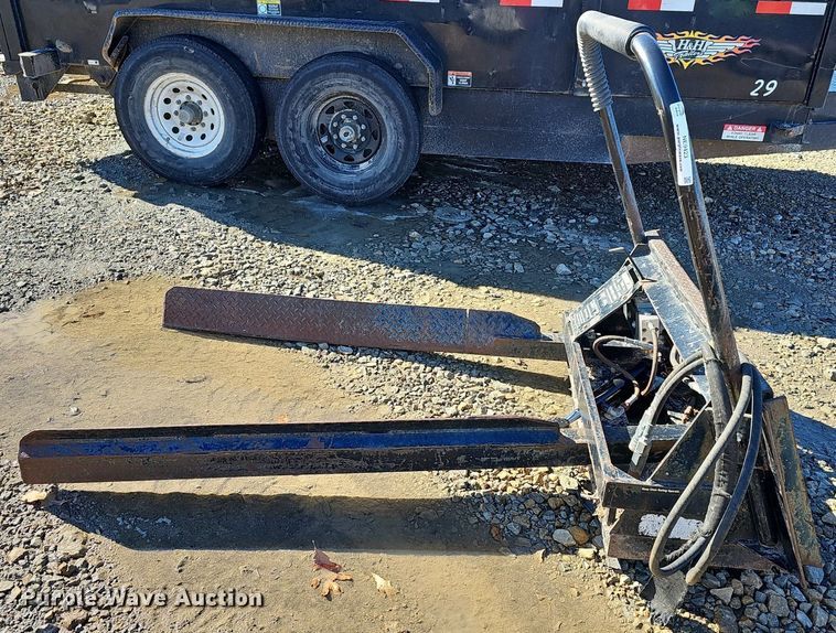 image for item NE9423 DPM 2 skid steer nursery jaws