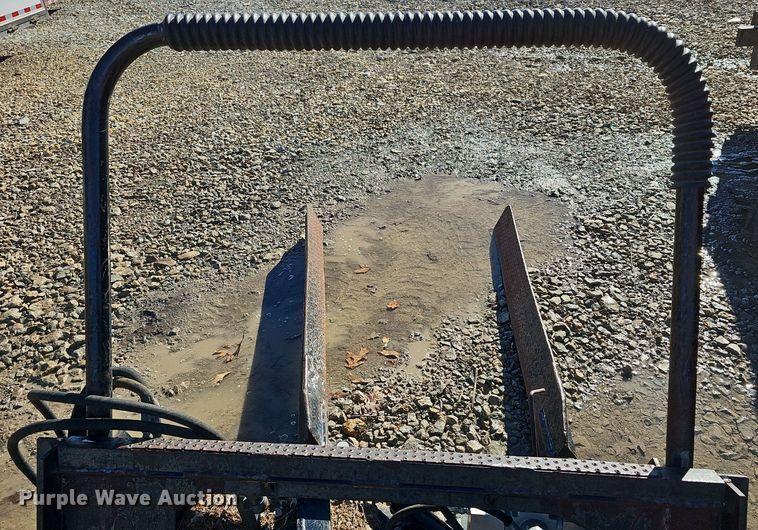 image for item NE9423 DPM 2 skid steer nursery jaws