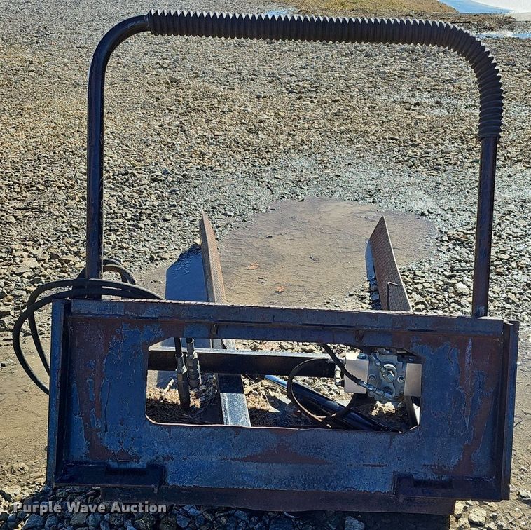 image for item NE9423 DPM 2 skid steer nursery jaws