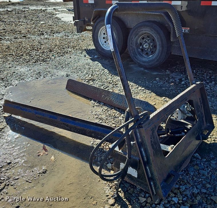 image for item NE9423 DPM 2 skid steer nursery jaws