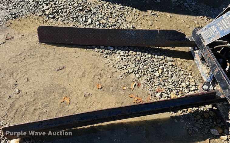 image for item NE9423 DPM 2 skid steer nursery jaws