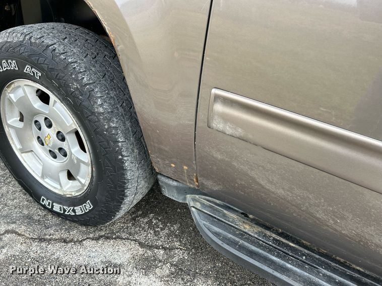 image for item NE9616 2012 Chevrolet Suburban  SUV