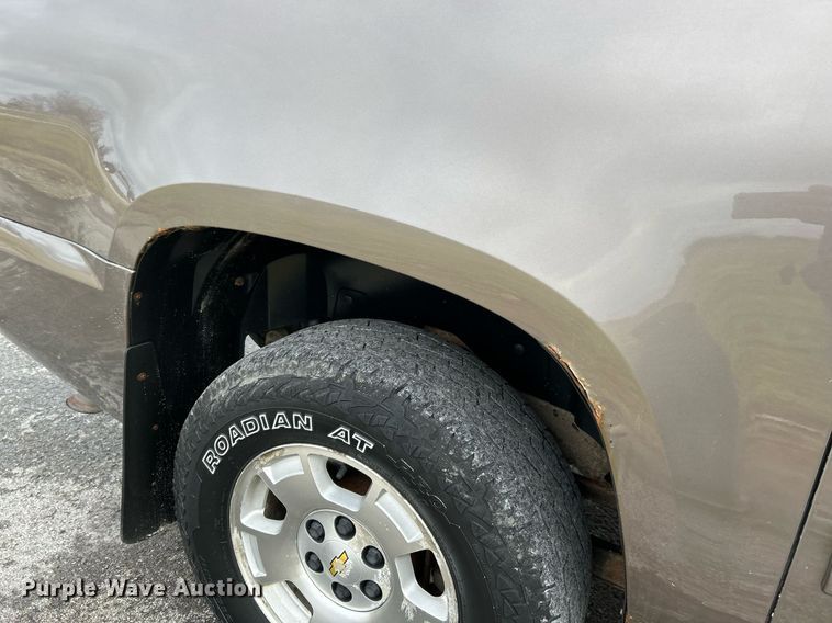 image for item NE9616 2012 Chevrolet Suburban  SUV