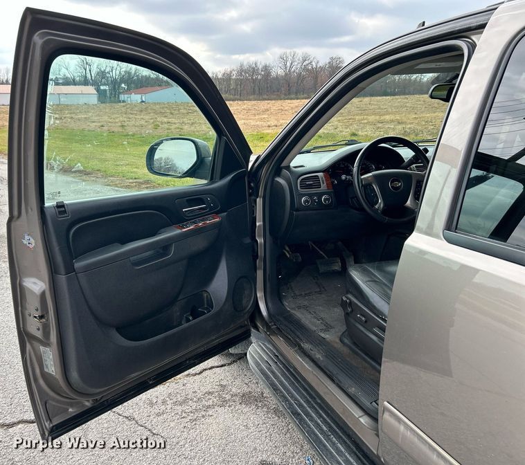 image for item NE9616 2012 Chevrolet Suburban  SUV