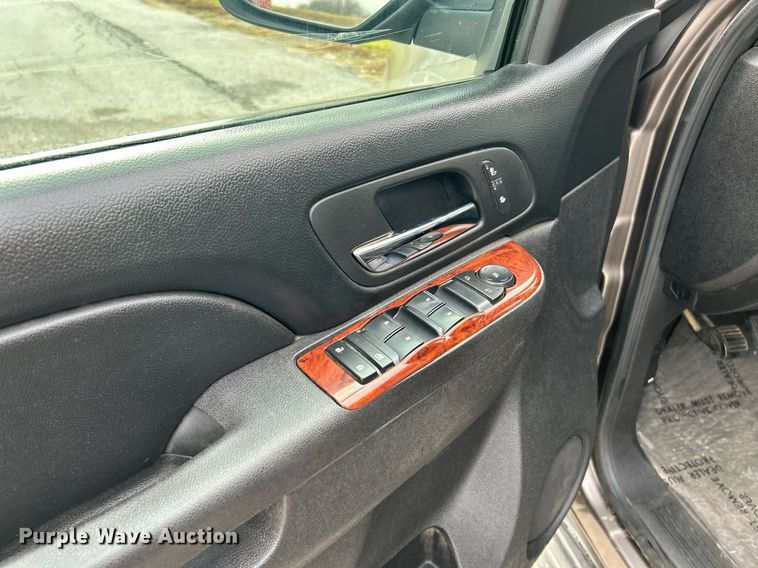 image for item NE9616 2012 Chevrolet Suburban  SUV