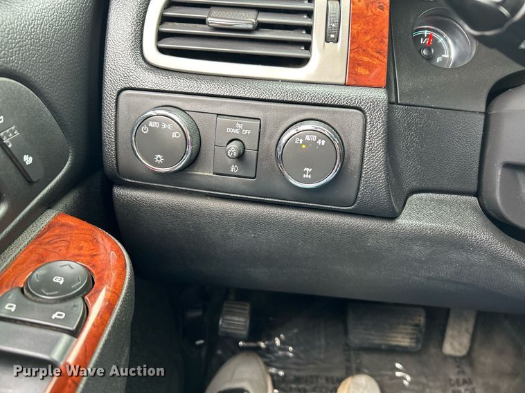 image for item NE9616 2012 Chevrolet Suburban  SUV