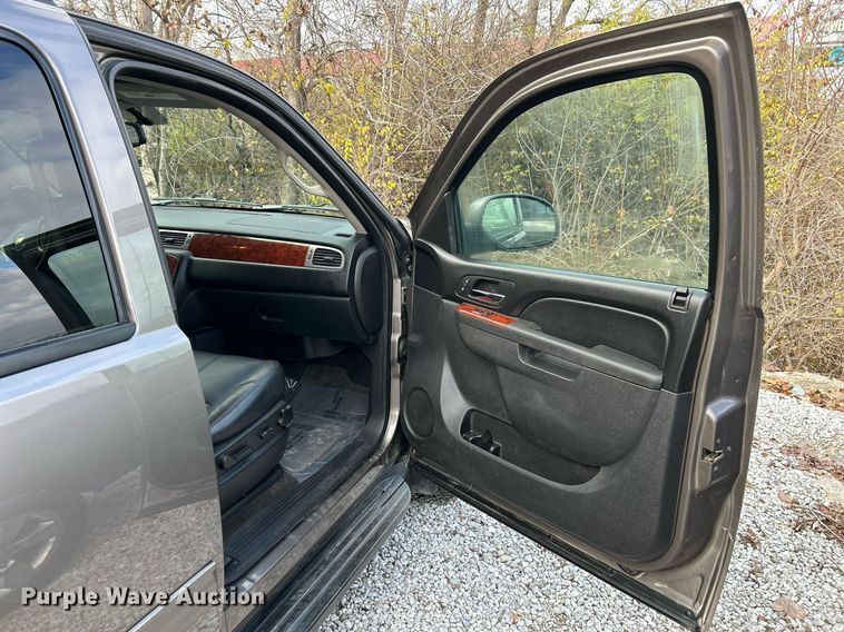 image for item NE9616 2012 Chevrolet Suburban  SUV