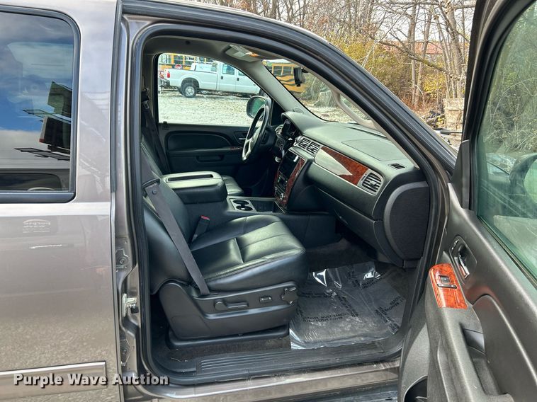 image for item NE9616 2012 Chevrolet Suburban  SUV