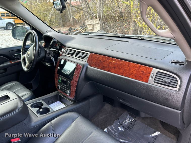 image for item NE9616 2012 Chevrolet Suburban  SUV