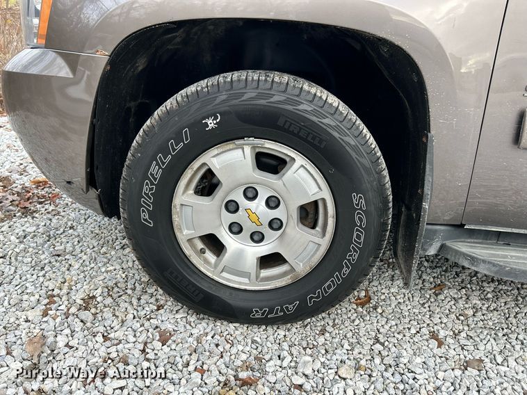 image for item NE9616 2012 Chevrolet Suburban  SUV