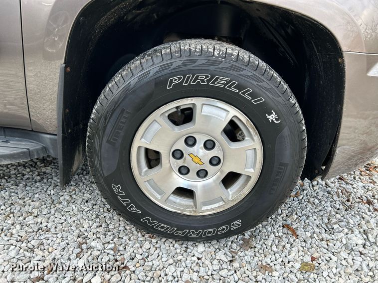 image for item NE9616 2012 Chevrolet Suburban  SUV