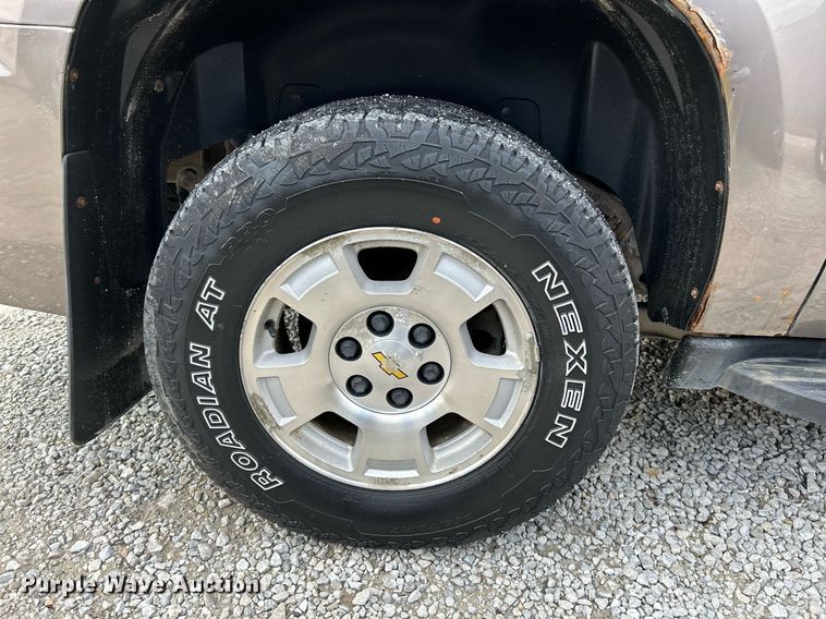 image for item NE9616 2012 Chevrolet Suburban  SUV