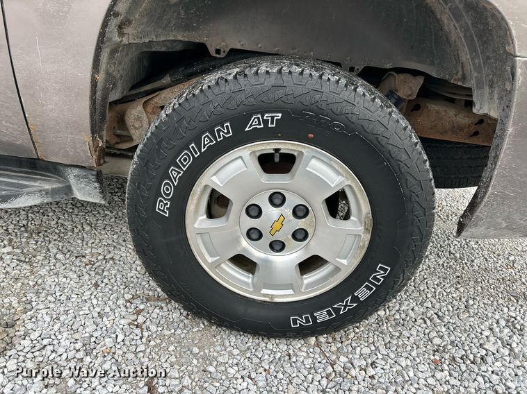 image for item NE9616 2012 Chevrolet Suburban  SUV