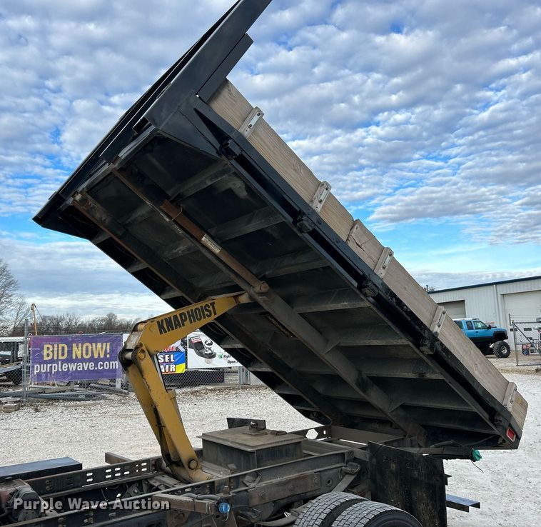 image for item NE9661 2014 Ford F550 Super Duty XL  dump flatbed truck