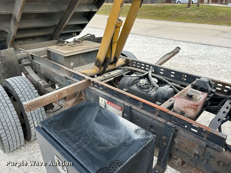 image for item NE9661 2014 Ford F550 Super Duty XL  dump flatbed truck