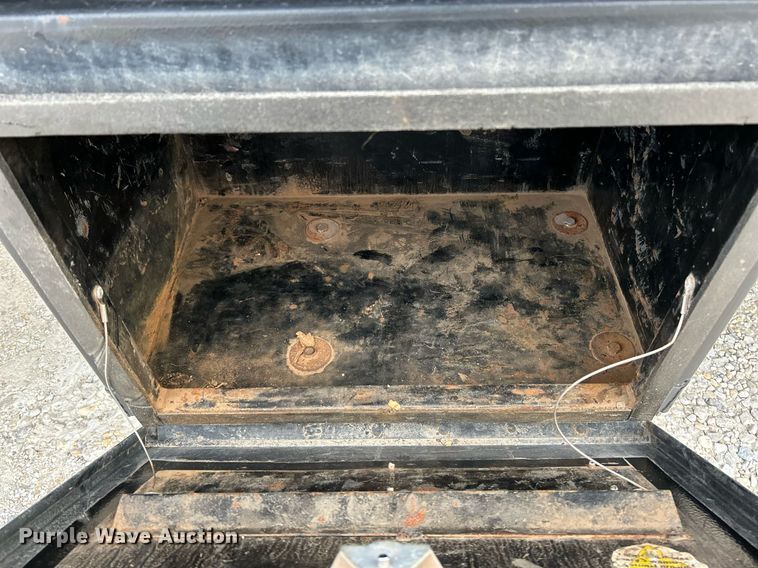 image for item NE9661 2014 Ford F550 Super Duty XL  dump flatbed truck