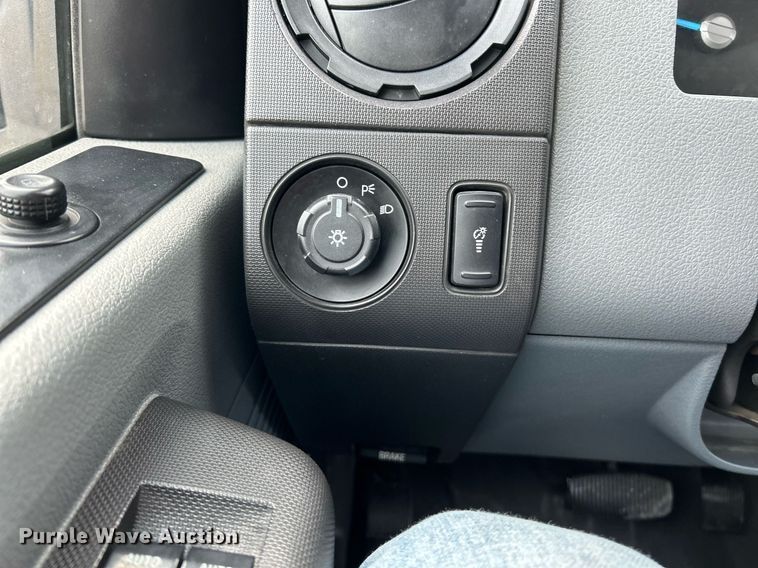 image for item NE9661 2014 Ford F550 Super Duty XL  dump flatbed truck