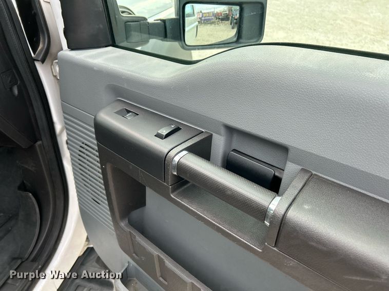 image for item NE9661 2014 Ford F550 Super Duty XL  dump flatbed truck