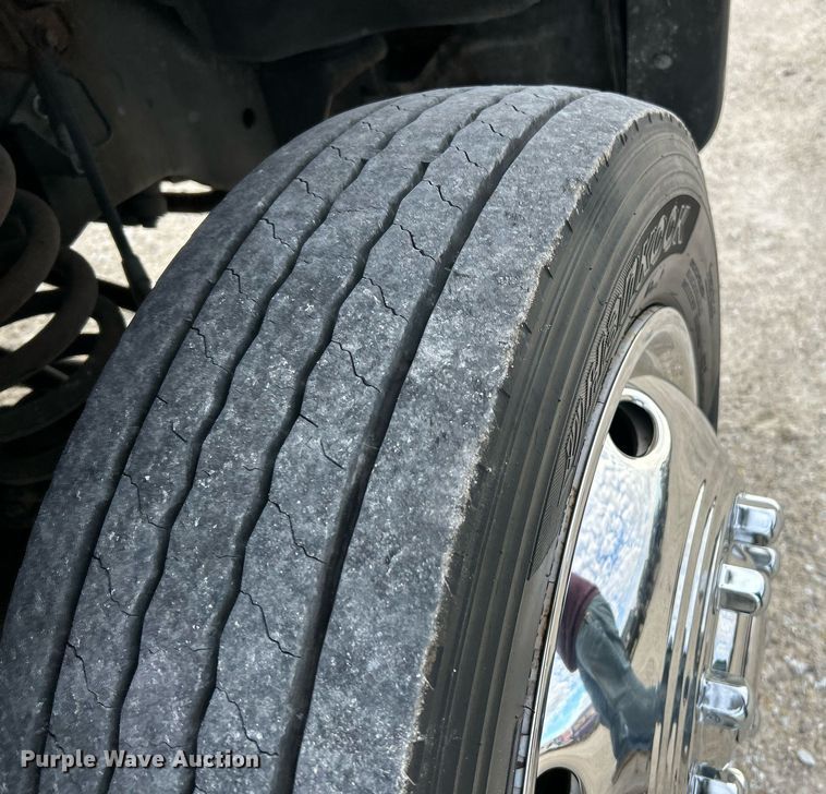 image for item NE9661 2014 Ford F550 Super Duty XL  dump flatbed truck