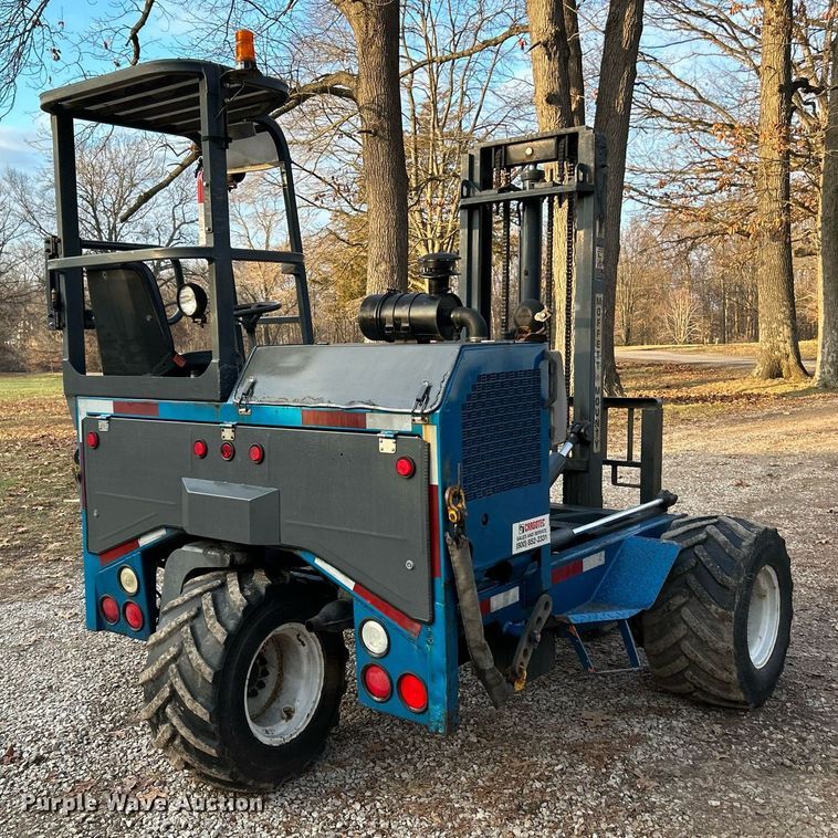 image for item NE9692 2003 Moffett M5500 forklift