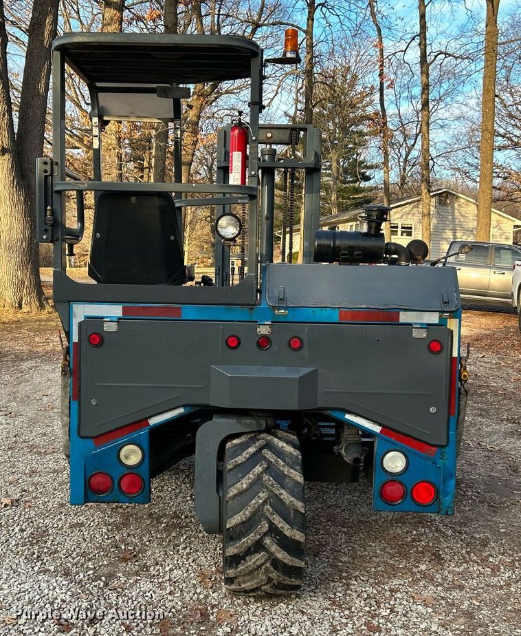 image for item NE9692 2003 Moffett M5500 forklift