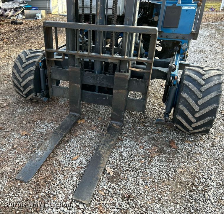 image for item NE9692 2003 Moffett M5500 forklift
