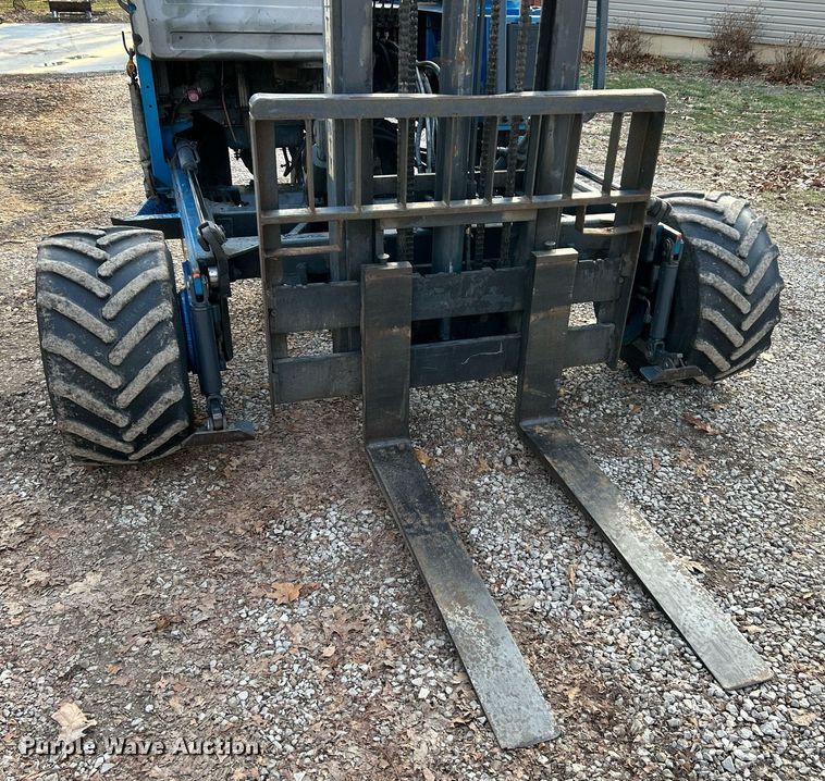 image for item NE9692 2003 Moffett M5500 forklift