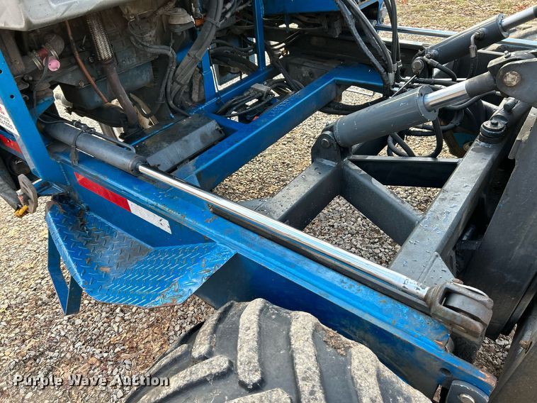 image for item NE9692 2003 Moffett M5500 forklift