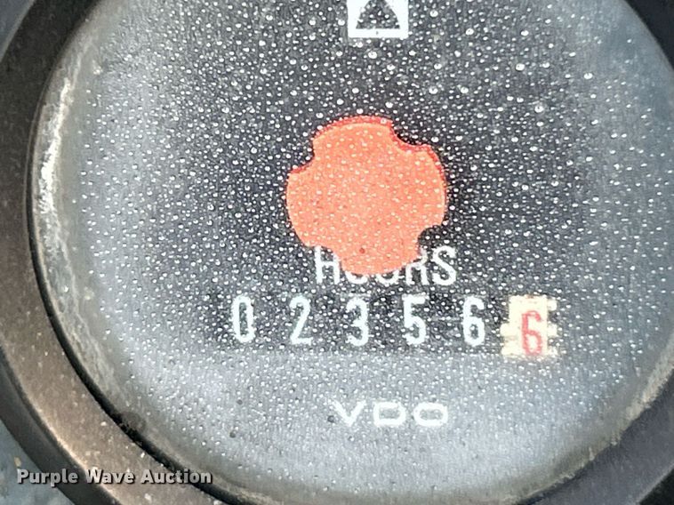 image for item NE9692 2003 Moffett M5500 forklift