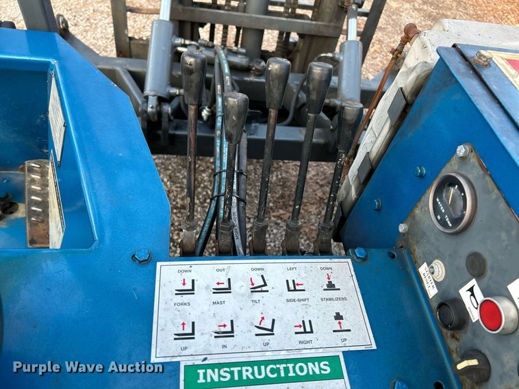 image for item NE9692 2003 Moffett M5500 forklift