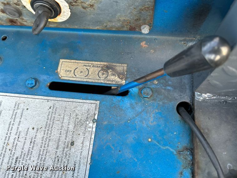 image for item NE9692 2003 Moffett M5500 forklift