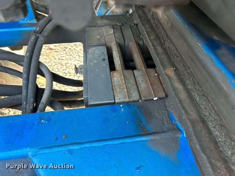 image for item NE9692 2003 Moffett M5500 forklift