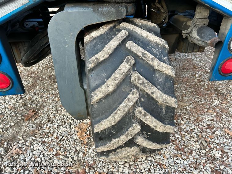 image for item NE9692 2003 Moffett M5500 forklift