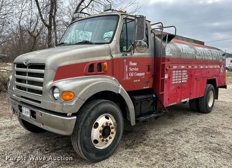 image for item NE9693 1999 Sterling L7501 fuel truck