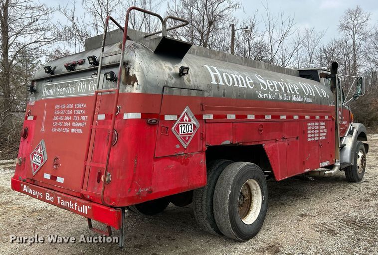 image for item NE9693 1999 Sterling L7501 fuel truck